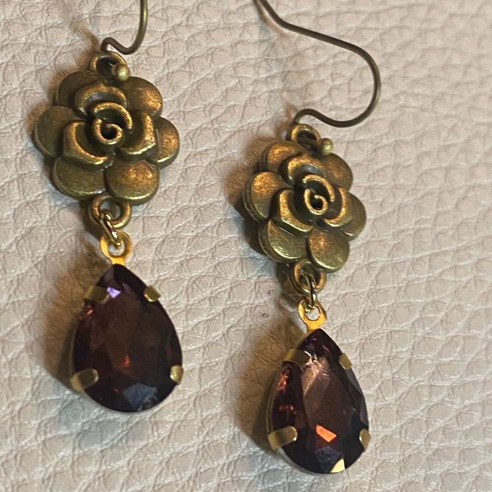 Retro Vintage style amethyst rose earrings